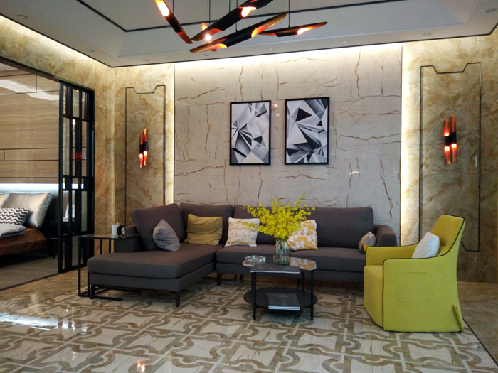 近两年，仿古砖起头风靡市场，到底是什么原因导致的呢？由于仿古砖的质感？还是由于那些老表，出格是蓬勃国度的歪果仁出格喜欢，果仁们崇洋媚表，跟风而行？陶瓷一线品牌217永信贵宾会瓷砖幼编为您细细解说哈！