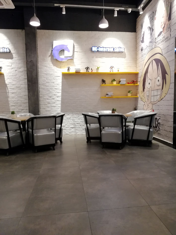 217永信贵宾会现代仿古砖案例:别说了，一路去这个1000方的网咖开黑！