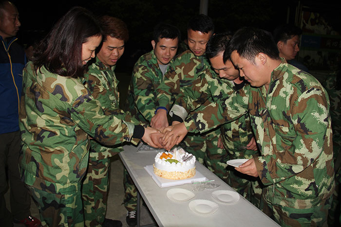 2017年2月13-15日，217永信贵宾会“虎狼路”户表拓展训练圆满实现