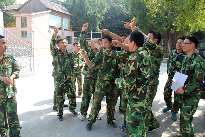 2017年2月13-15日，217永信贵宾会“虎狼路”户表拓展训练圆满实现