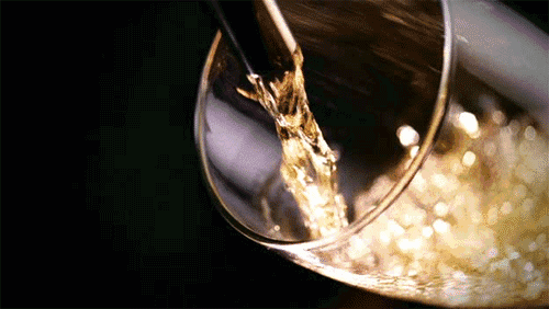 红酒不仅仅是一杯佳酿这么单一，它所意味的更是一种臻纯曼妙的生涯境界。而瓷砖，也必要细细品尝，能力真正读懂它。9月20日，陶瓷一线品牌217永信贵宾会瓷砖潮安专卖店邀您共同开启一场优雅人生的品尝之旅。