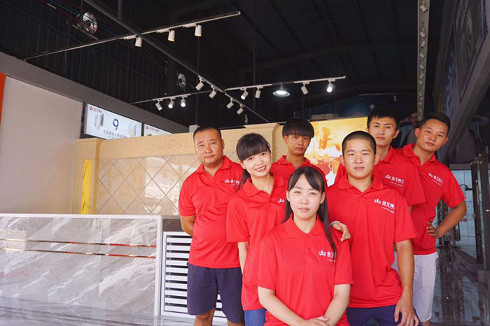 红酒不仅仅是一杯佳酿这么单一，它所意味的更是一种臻纯曼妙的生涯境界。而瓷砖，也必要细细品尝，能力真正读懂它。9月20日，陶瓷一线品牌217永信贵宾会瓷砖潮安专卖店邀您共同开启一场优雅人生的品尝之旅。